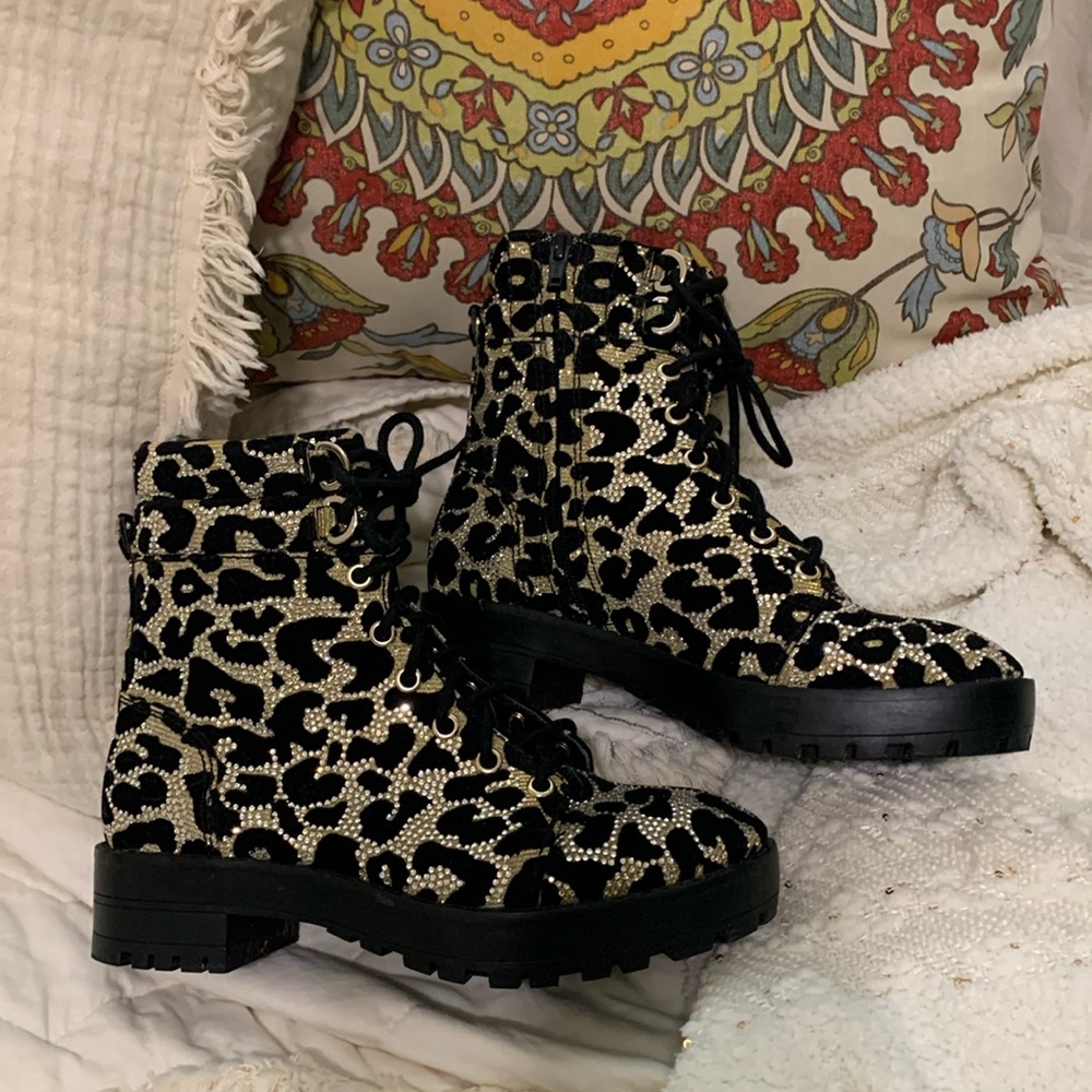 Gianni Bini Black Gold Rhinestones Leopard Boots Size 6.5